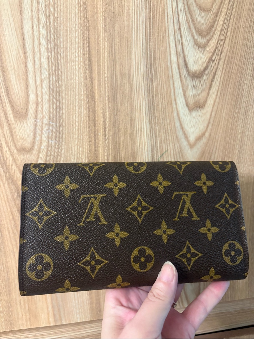 Auth Louis Vuitton Monogram International Trifold Wallet - Picture 2 of 13